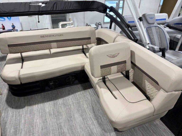 2026 Bennington 22MSB - SPS - Blackout US-ETWS0123L526 [photo 9]